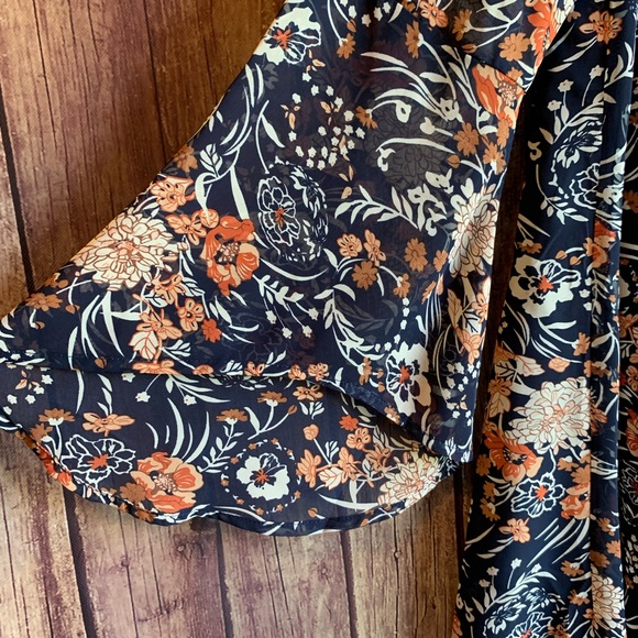 Umgee Blue Floral Boho Long Bell Sleeve Tunic - Picture 3 of 8